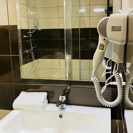 Hotel Martinez 2*