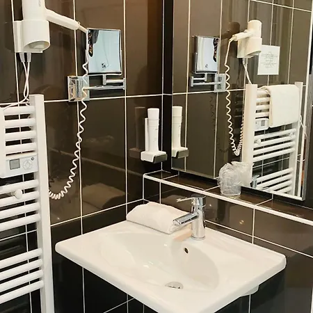 Martinez Hotel Grenay
