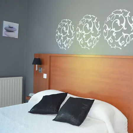 Hotel Martinez Grenay