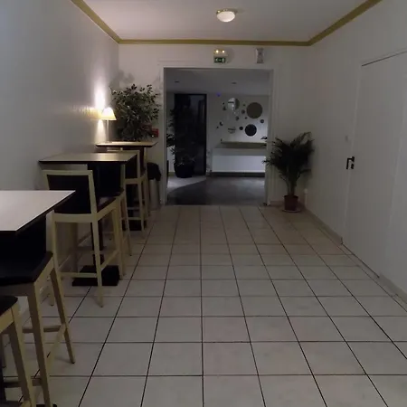 Hotel Martinez Grenay