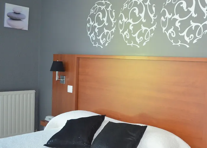 Hotel Martinez Grenay